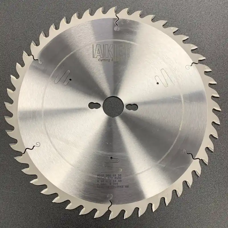 Lame circulaire carbure BOIS - Ø300 x 30mm - 48 Dents - Ep 3,2/2,2 - AKE Super Prix