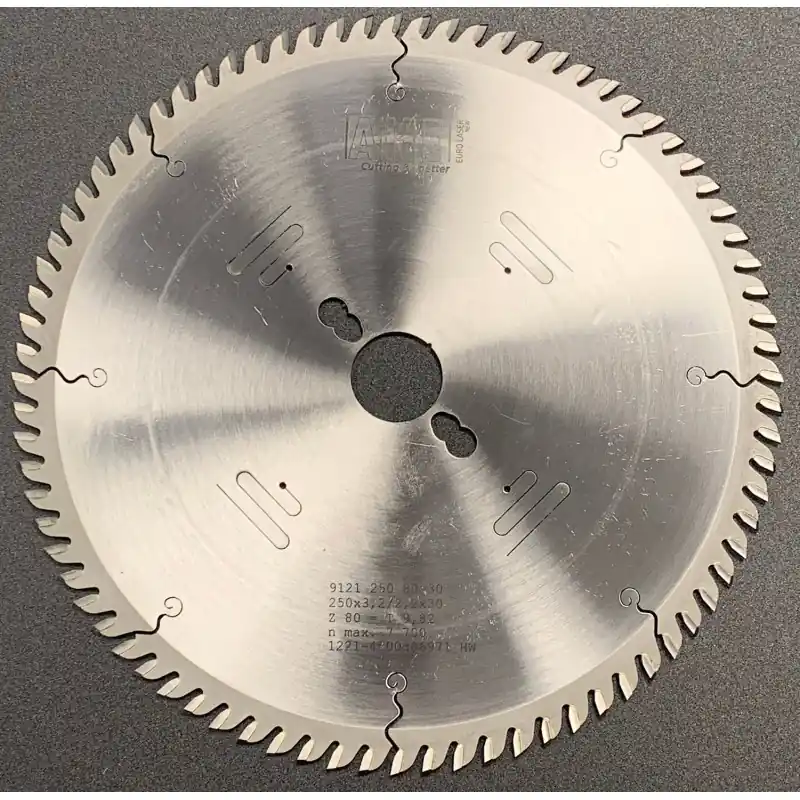 Vente Directe Lame circulaire carbure Mélaminé - Ø250 x 30mm - 80 Dents - Ep 3,2/2,2 - AKE