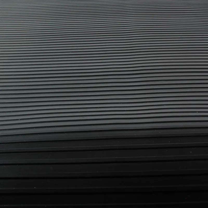 Tapis caoutchouc strié stries fines au mètre linéaire Nouvelle Collection